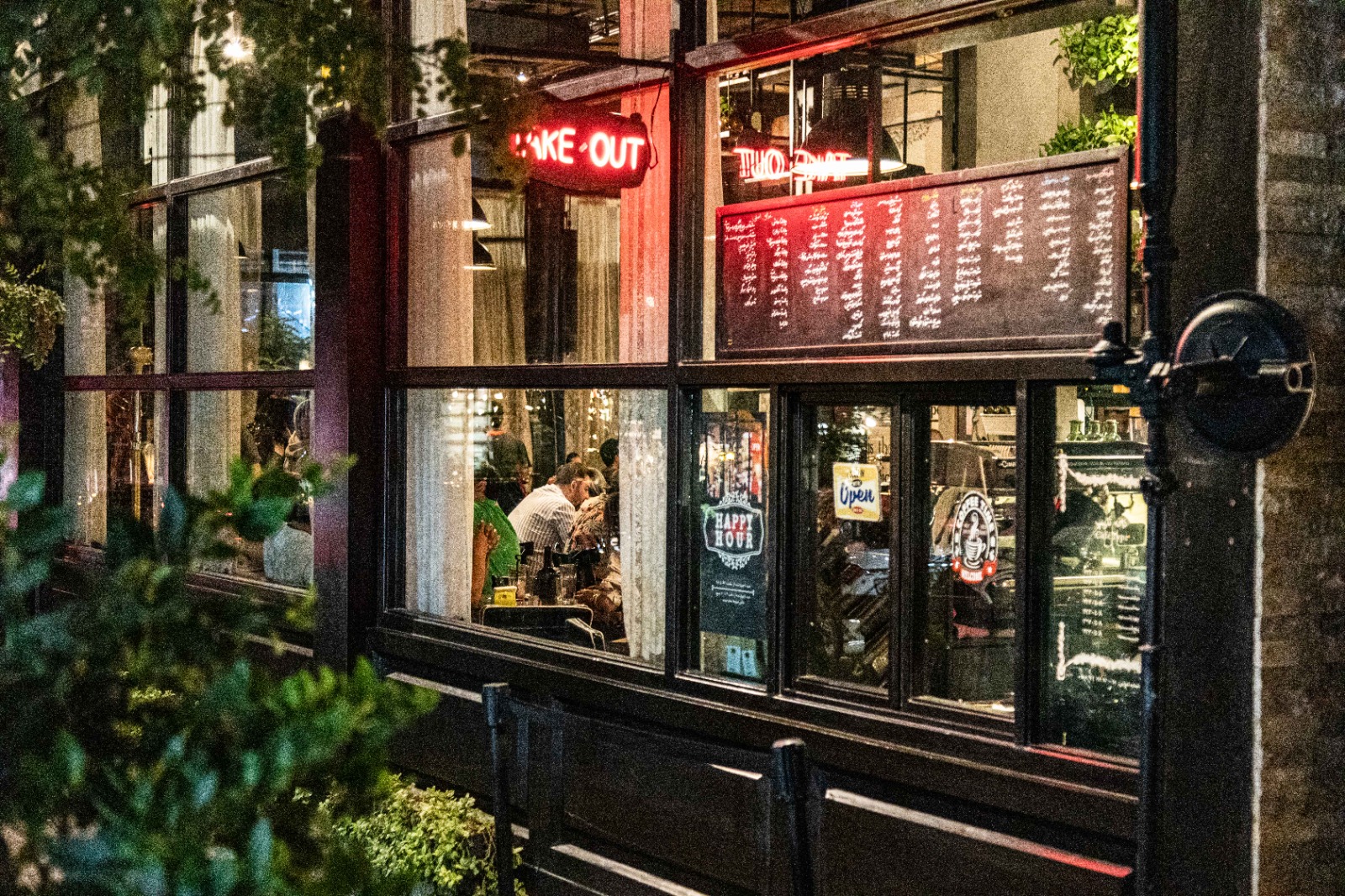 کافه ای در تهران