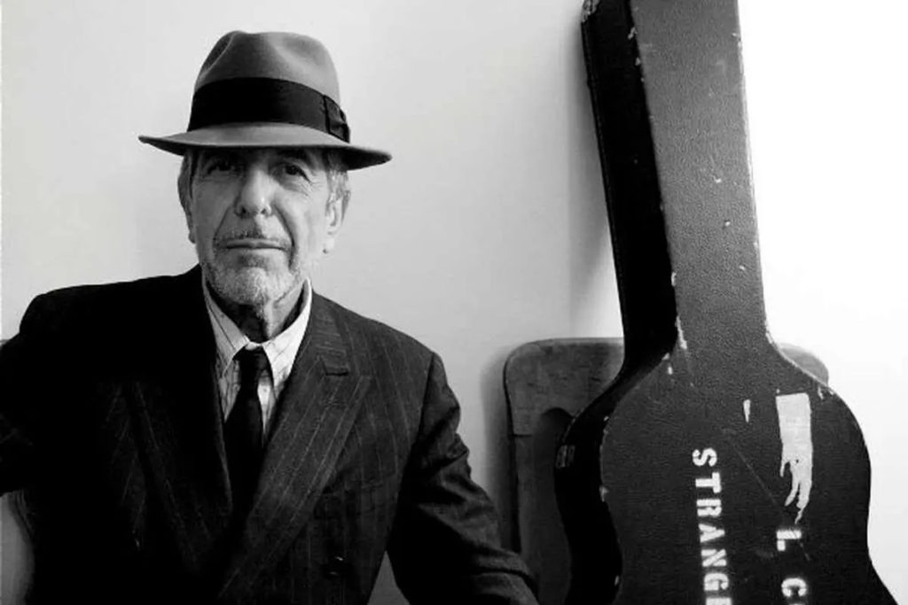 کوهن با گیتار