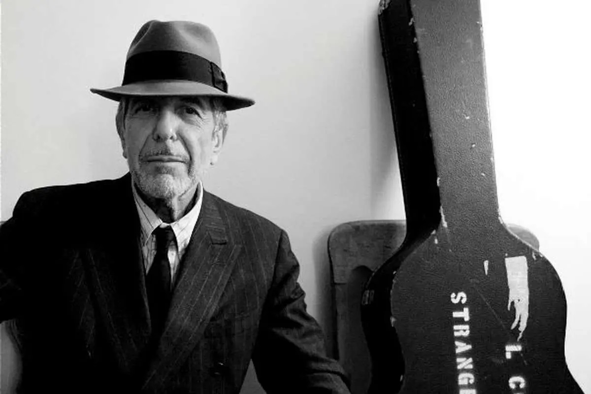 کوهن با گیتار