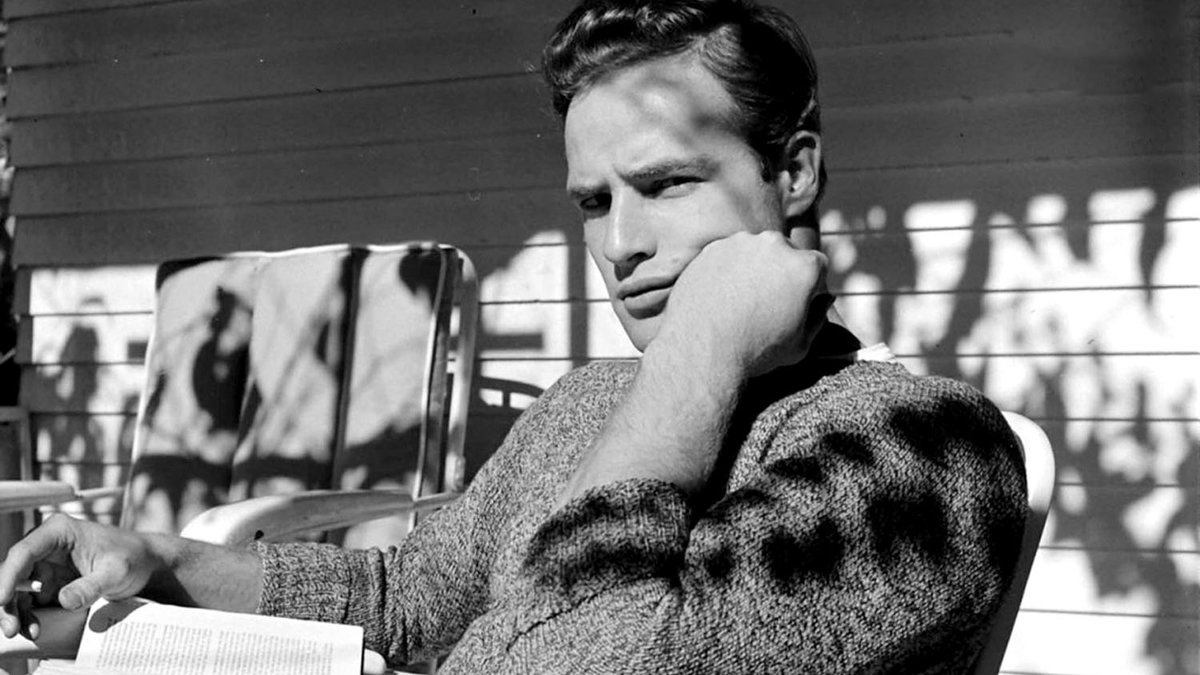  مارلون براندو؛ ستاره‌ای که کافه را کلاس درس خودش کرد