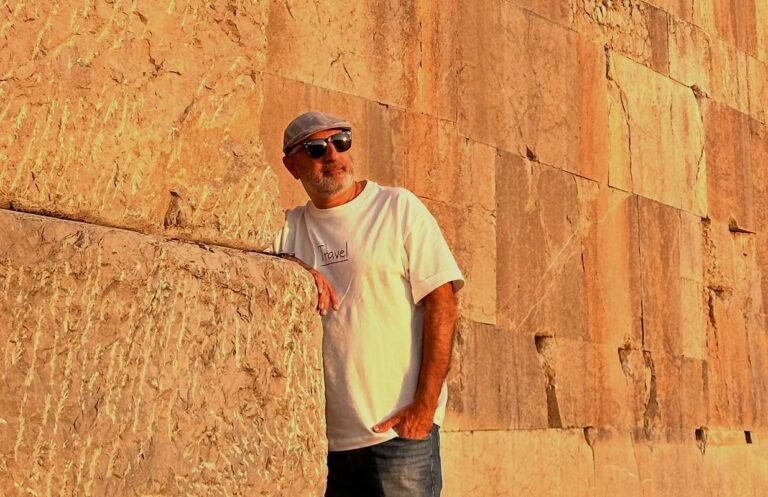 منصور ضابطیان: کافه‌های ایران را با پاریس عوض نمی‌کنم