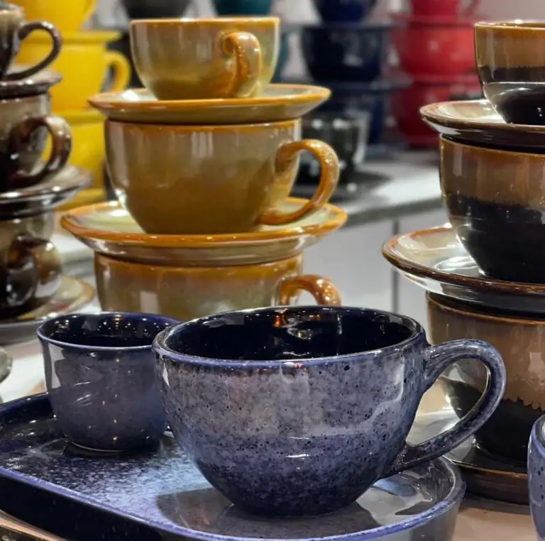 ظروف هویت و کیفیت کافه را می‌سازند